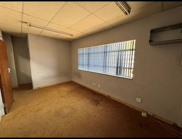 183M² WAREHOUSE TO LET IN ROBERTVILLE